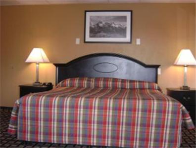 Travelodge By Wyndham South Burlington Room photo