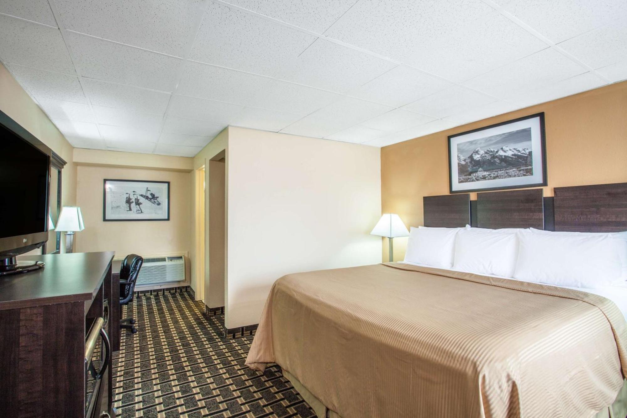 Travelodge By Wyndham South Burlington Exterior photo