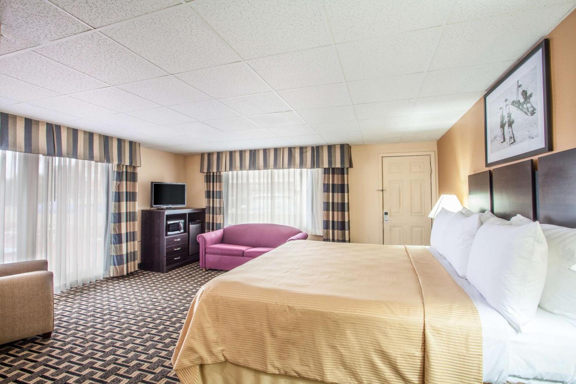 Travelodge By Wyndham South Burlington Exterior photo